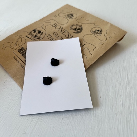 Bonesmith Fairyloot Enamel Pin Bookish gifts - Picture 3 of 3